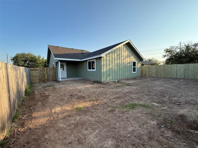 Living area at 1710 E Avenue J Ave - 3 bed 2 bath home