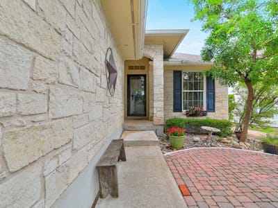 Living area at 1710 Gaylord DR - 3 bed 2 bath home