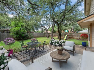 Living area at 1710 Persimmon RD - 3 bed 2 bath home
