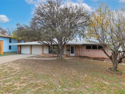 Property photo 2 at 1710 Woodland Ave - 3 bed 2 bath home