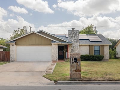 Property photo 2 at 1713 Parkside CIR - 3 bed 2 bath home