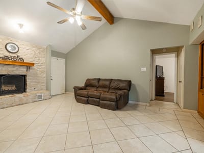 Property photo 3 at 1713 Parkside CIR - 3 bed 2 bath home