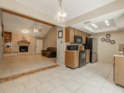 Property photo 5 at 1713 Parkside CIR - 3 bed 2 bath home