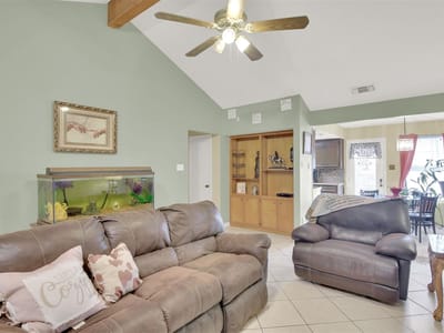 Living area - 1713 Parkside Cir Living area at 1713 Parkside Cir - 3 bed 2 bath home