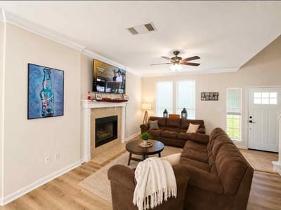Living area at 1716 Ramona CIR - 3 bed 2 bath home