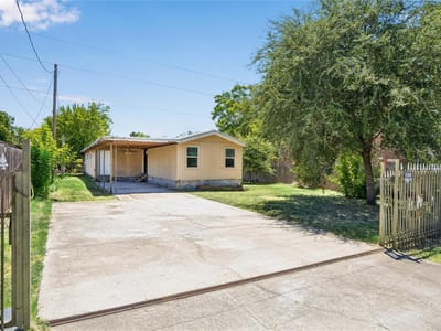 Property photo 2 at 1719 Millhouse DR - 5 bed 2 bath home