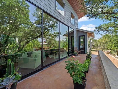 Living area at 172 Bluff TRL - 3 bed 2 bath home