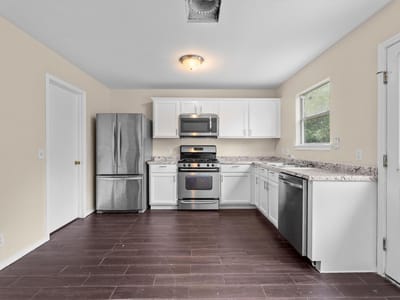 Primary bedroom at 172 Discovery - 3 bed 2 bath home