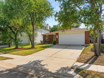 Property photo 2 at 1721 Fairweather WAY - 4 bed 2 bath home