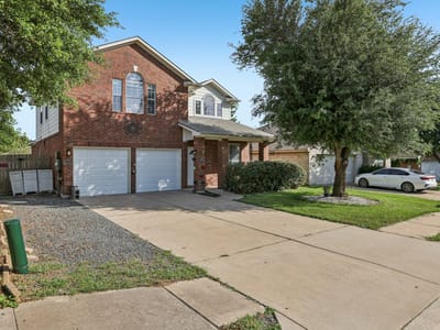 Living area at 1721 Long Rifle DR - 4 bed 2 bath home
