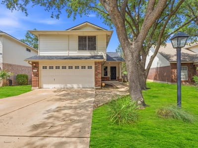 Living area at 1724 Canon Yeomans TRL - 3 bed 2 bath home