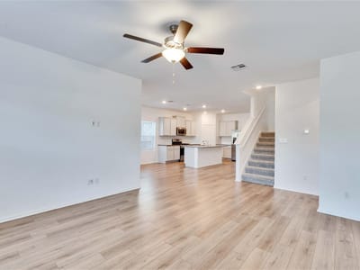 Photo 4 of 40 at 1725 Devine Lake BLVD - 4 bed 2 bath home