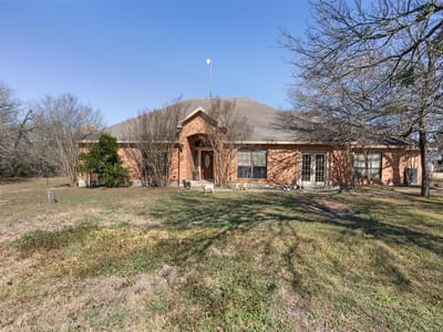 Living area at 173 County Road 458A - 4 bed 3 bath home