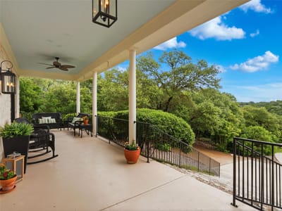 Living area at 173 Falling Hills - 5 bed 3 bath home