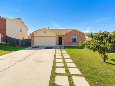 Living area at 173 Peppergrass CV - 3 bed 2 bath home