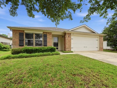 Living area at 173 Tupelo DR - 3 bed 2 bath home