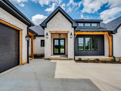 Kitchen at 1731 Nature View LOOP - 4 bed 4 bath home