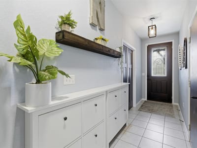 Living area at 174 Russet TRL - 4 bed 2 bath home