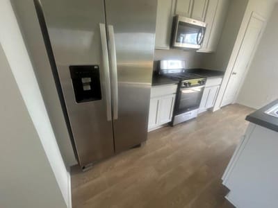 Property photo 4 at 174 Stamford ST - 3 bed 2 bath home
