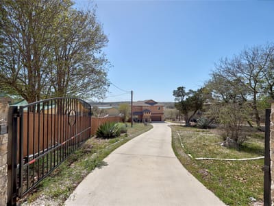 Property photo 2 at 1748 Lakeshore DR - 3 bed 2 bath home