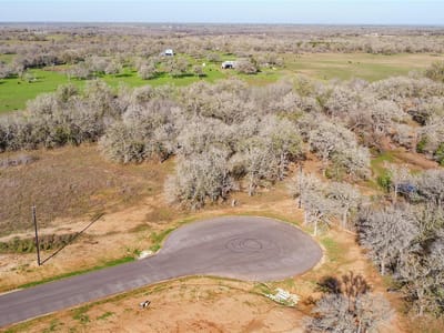 Living area at 175 AZALEA Ct - TUMBLEWEED ESTATES PH 3, Dale, TX