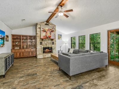 Living area at 175 Fischer TRL - 4 bed 3 bath home