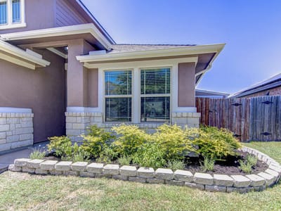 Property photo 2 at 17524 Bridgefarmer BLVD - 3 bed 2 bath home