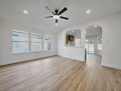 Photo 5 of 40 at 17539 Bishopsgate DR - 4 bed 2 bath home