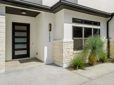 Property photo 2 at 17600 Regatta View DR - 5 bed 4 bath home