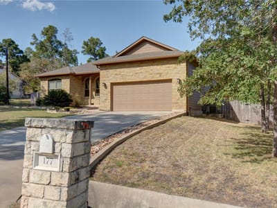 Property photo 2 at 177 Mamalu DR - 3 bed 2 bath home