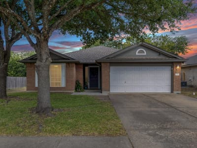 Property photo 2 at 17708 Limpia Creek DR - 3 bed 2 bath home