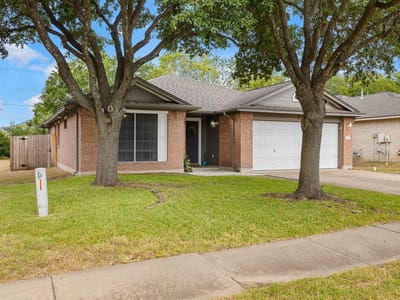 Property photo 3 at 17708 Limpia Creek DR - 3 bed 2 bath home