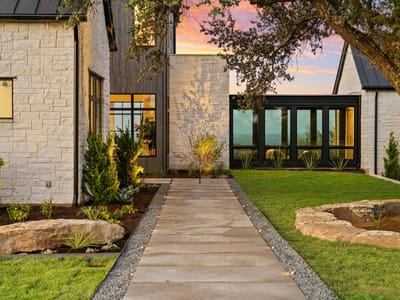 Photo 4 of 39 at 1779 Grande View TRL - 5 bed 4 bath home