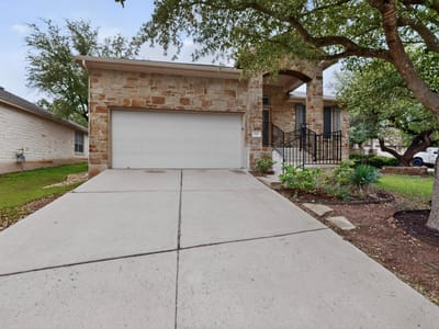 Living area at 178 Limestone TRL - 4 bed 2 bath home