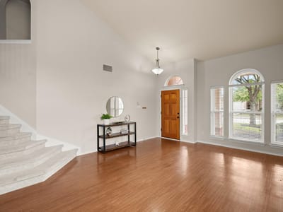 Living area at 17900 Quitman Mountain WAY - 4 bed 2 bath home