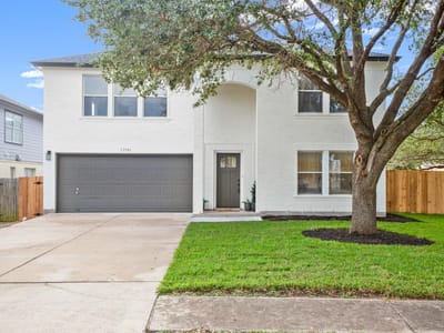 Living area at 17901 Narsitin LN - 3 bed 2 bath home
