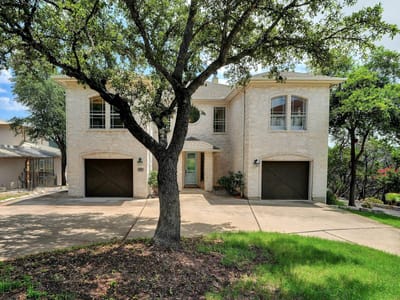 Living area at 17902 Crystal CV - 5 bed 2 bath home