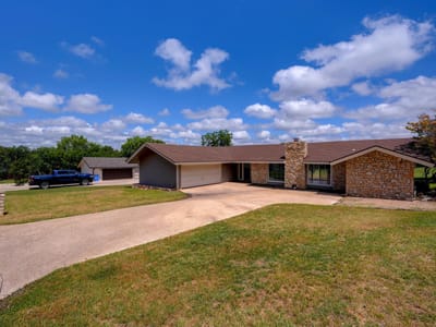 Living area at 18 Country LN - 3 bed 2 bath home
