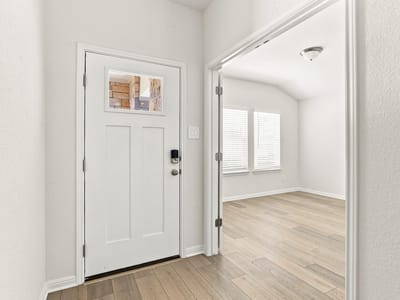 Property photo 2 at 180 Coopers Hawk CRST - 3 bed 2 bath home