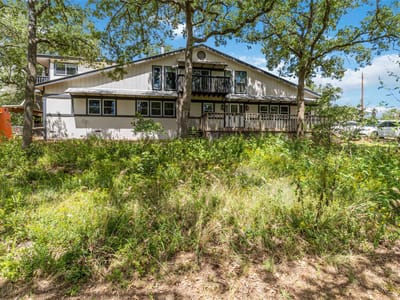 Living area at 180 Ironstone RD - 4 bed 2 bath home