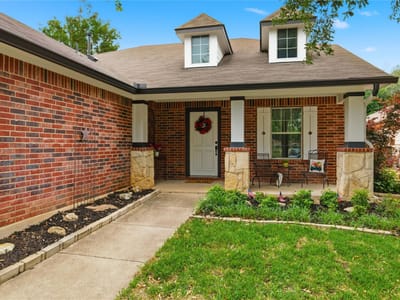 Primary bedroom at 180 Mystic Shadow LN - Whispering Hollow Ph 1 Sec 3, Buda, TX