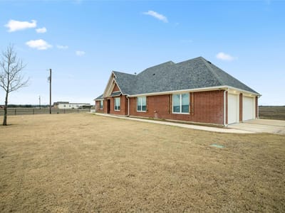 Kitchen at 1800 County Road 305 - 3 bed 3 bath home