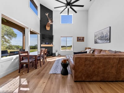 Living area at 1800 Diamond Ridge Dr - 4 bed 2 bath home