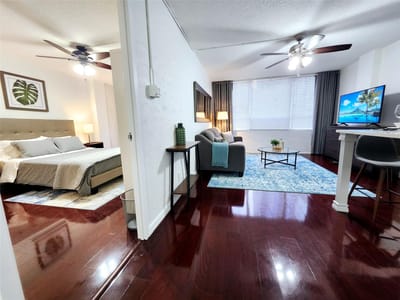 Primary bedroom at 1800 Lavaca St Unit #102 - 1 bed 1 bath home