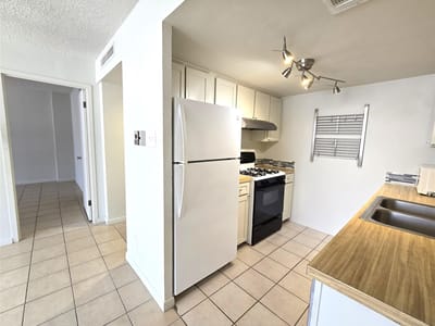 Property photo 4 at 1800 Lavaca ST Unit #A107 - 1 bed 1 bath home