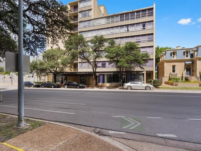 Living area at 1800 Lavaca St Unit #A108 - 3 bed 2 bath home
