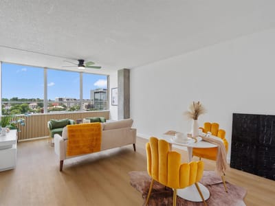 Living area at 1800 Lavaca ST Unit #A613 - 1 bed 1 bath home
