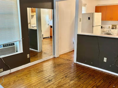 Property photo 3 at 1801 Chestnut Ave - 1 bed 1 bath home