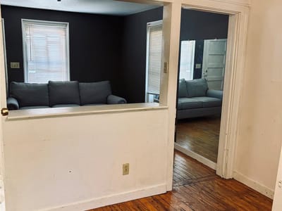 Property photo 5 at 1801 Chestnut Ave - 1 bed 1 bath home