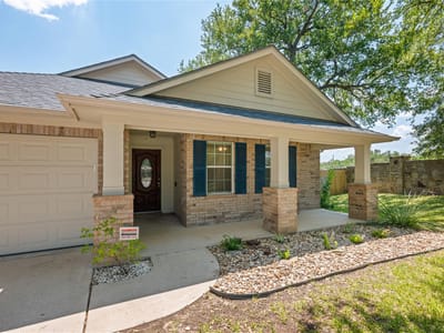 Property photo 3 at 1801 Creek Crest WAY - 3 bed 2 bath home